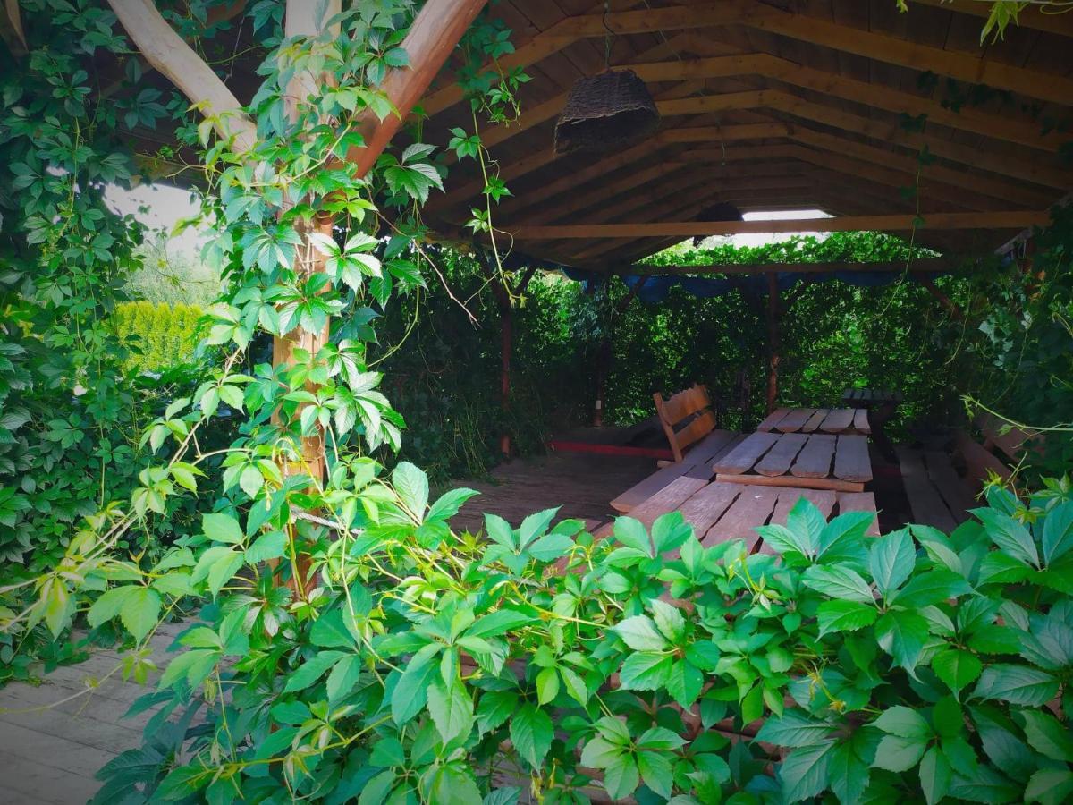 Osrodek Wczasowy "Wczasy Pod Grusza" Hotel Biecz Bagian luar foto