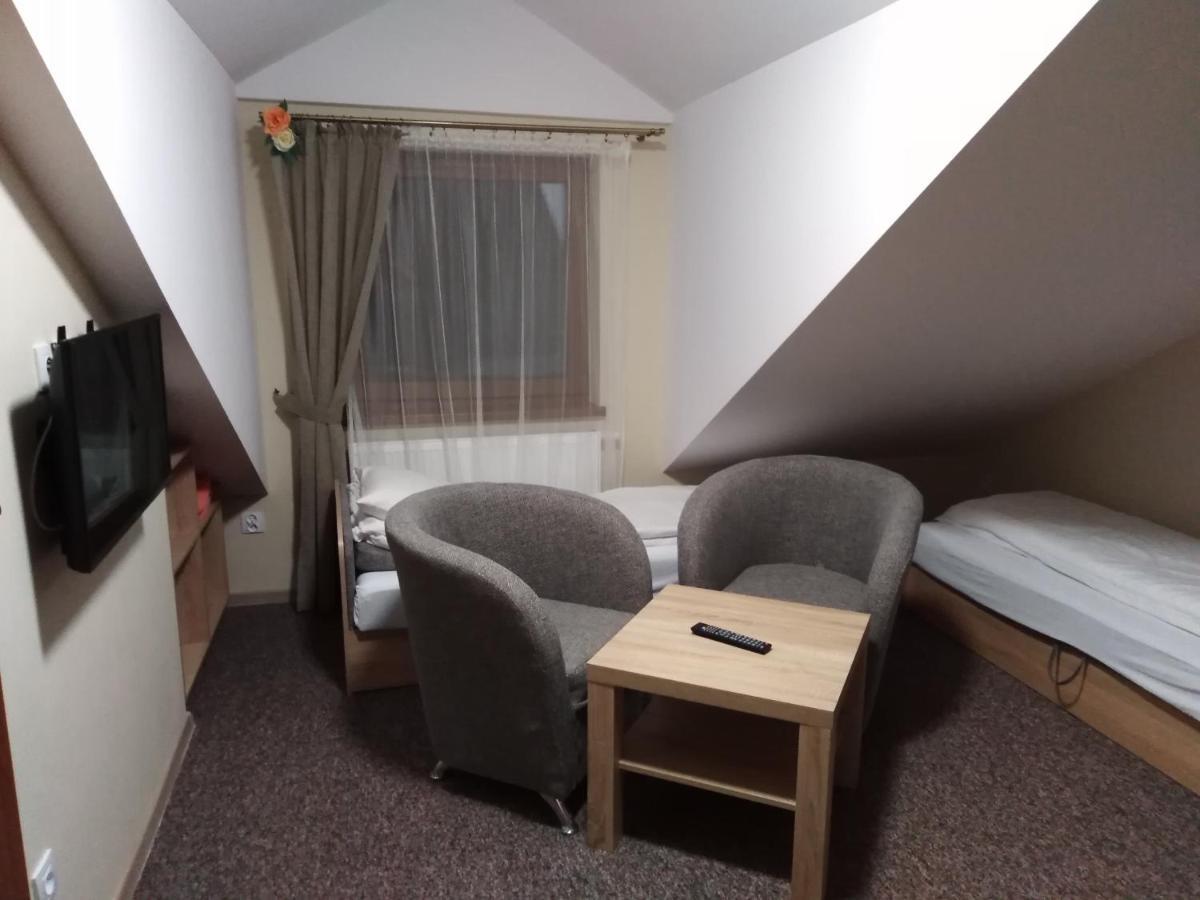 Osrodek Wczasowy "Wczasy Pod Grusza" Hotel Biecz Bagian luar foto