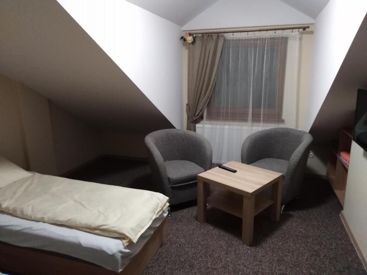 Osrodek Wczasowy "Wczasy Pod Grusza" Hotel Biecz Bagian luar foto