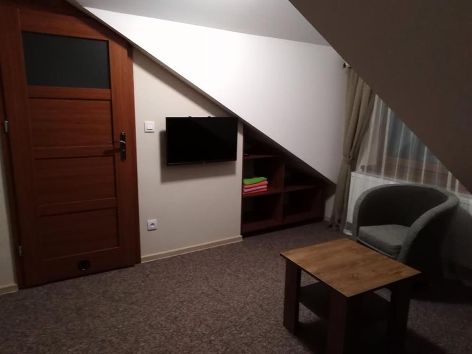 Osrodek Wczasowy "Wczasy Pod Grusza" Hotel Biecz Bagian luar foto