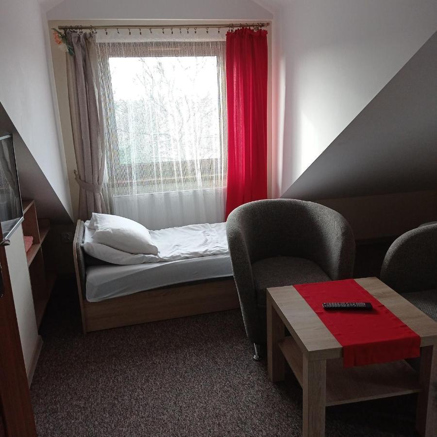 Osrodek Wczasowy "Wczasy Pod Grusza" Hotel Biecz Bagian luar foto